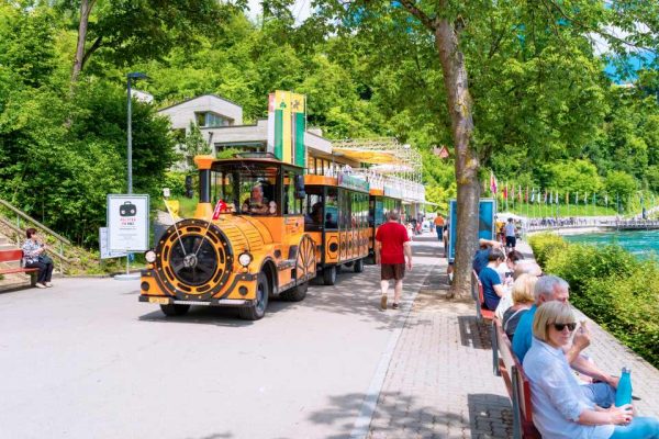 tour-zurich-1-2-ngay-di-thac-rhine-va-thang-may-ngam-canh-4-600x400
